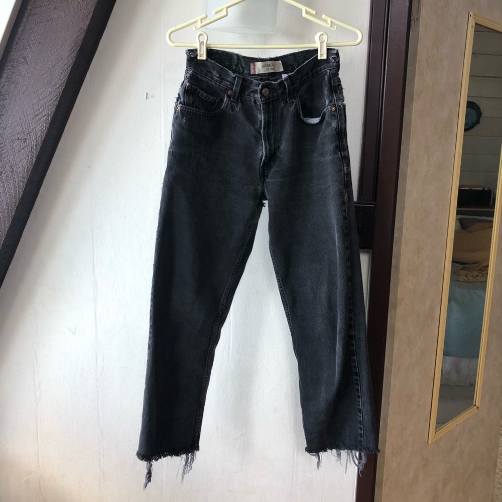 High waisted black Levi jeans Fits Small-Medium